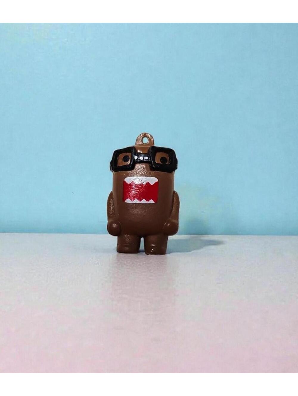 Domo Mini Figure Keychain 2010 A&A Brown Glasses Variant – Small Collectible Toy